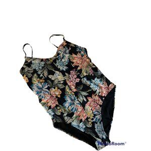 Sandflower One Piece Swimsuit Size Large